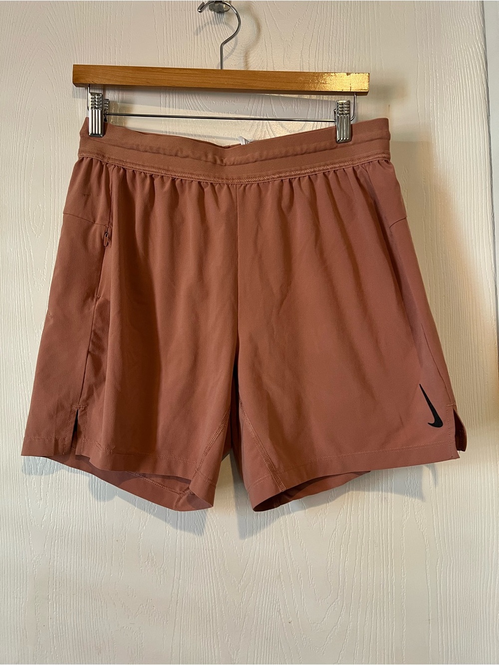 NIKE Yoga Fit 2 in 1 Training Shorts Mulberry Mauve Men Sz Medium